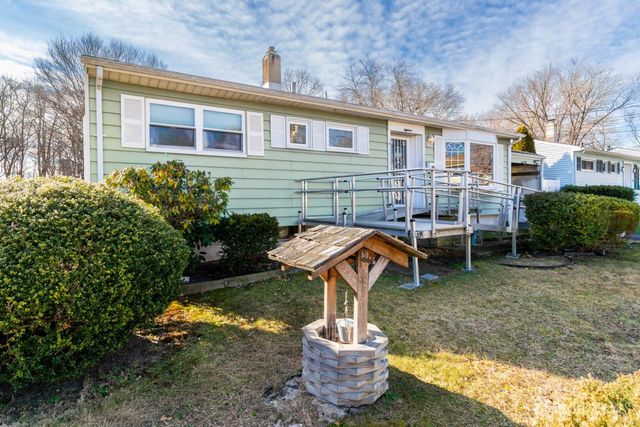 18 Andover Road, Old Bridge, NJ 08857