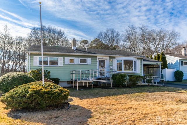 18 Andover Road, Old Bridge, NJ 08857