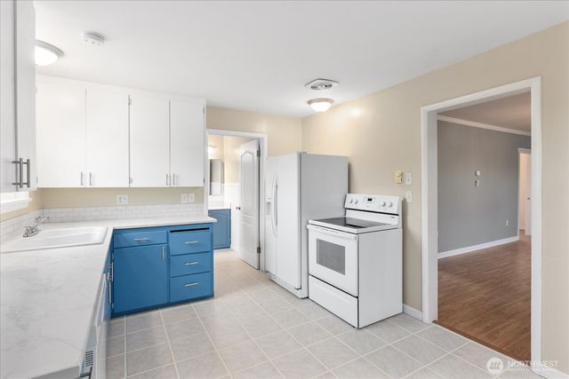 1016 Rockefeller Avenue, Everett, WA 98201