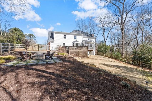 600 Willow Knoll SE Drive, Marietta, GA 30067