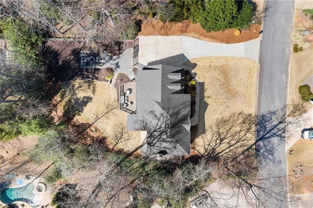 600 Willow Knoll SE Drive, Marietta, GA 30067