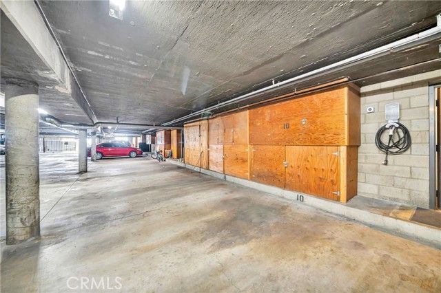 18631 Collins 10, Tarzana (los Angeles), CA 91356