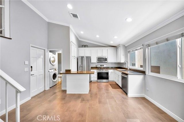 18631 Collins 10, Tarzana (los Angeles), CA 91356