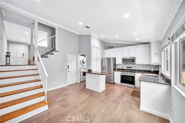 18631 Collins 10, Tarzana (los Angeles), CA 91356