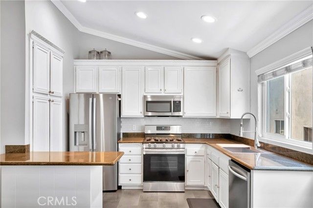 18631 Collins 10, Tarzana (los Angeles), CA 91356