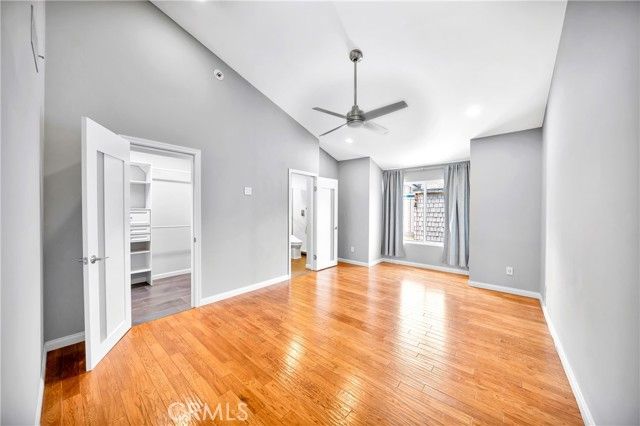 18631 Collins 10, Tarzana (los Angeles), CA 91356