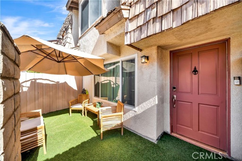 18631 Collins 10, Tarzana (los Angeles), CA 91356