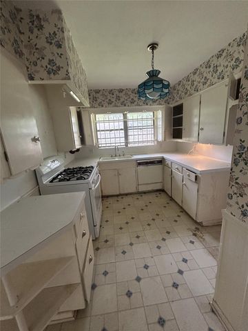 6207 Hirondel Street, Houston, TX 77087