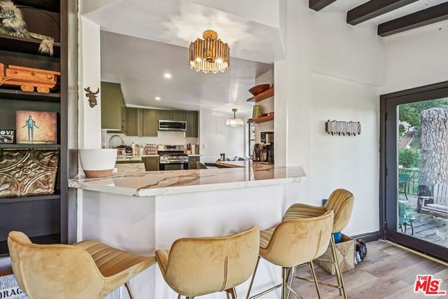 8718 Crescent Drive, Los Angeles, CA 90046
