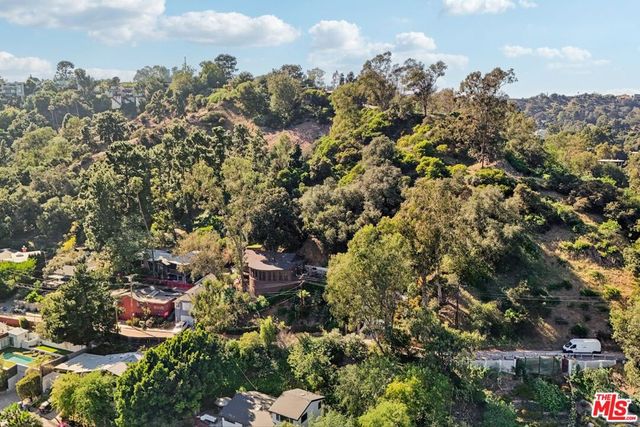 8718 Crescent Drive, Los Angeles, CA 90046