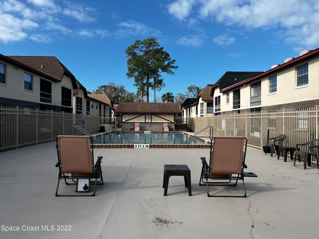 3005 Sir Hamilton Circle 14, Titusville, FL 32780