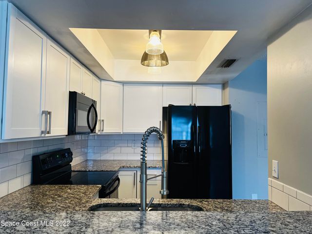 3005 Sir Hamilton Circle 14, Titusville, FL 32780