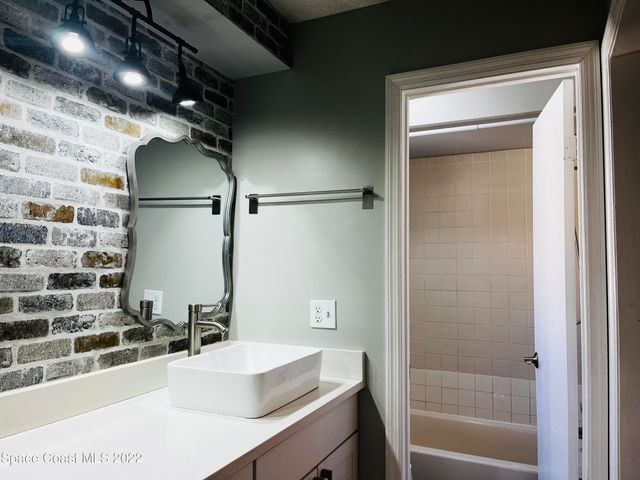 3005 Sir Hamilton Circle 14, Titusville, FL 32780