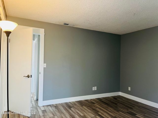 3005 Sir Hamilton Circle 14, Titusville, FL 32780