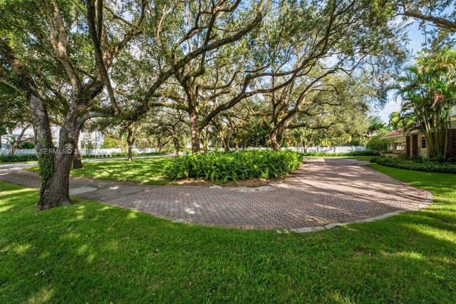 7301 Ponce De Leon Rd, Miami, FL 33143