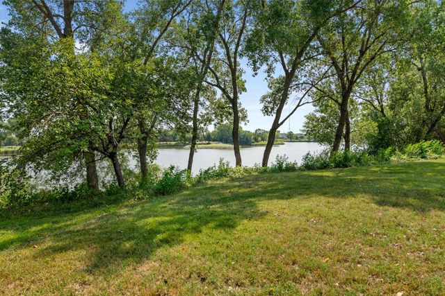 2005 E Pine Bay St, Wichita, KS 67216