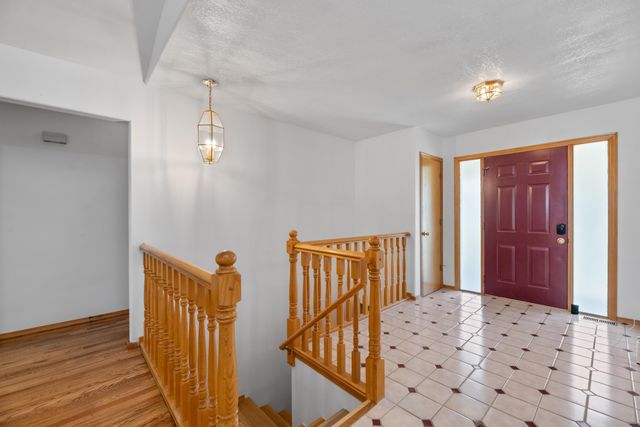 2005 E Pine Bay St, Wichita, KS 67216