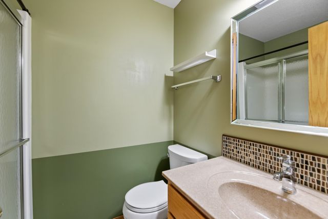 2005 E Pine Bay St, Wichita, KS 67216