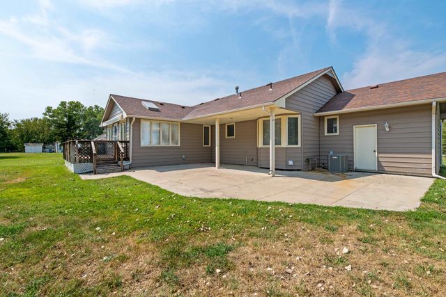 2005 E Pine Bay St, Wichita, KS 67216