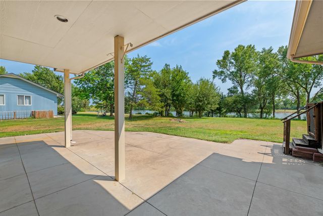 2005 E Pine Bay St, Wichita, KS 67216