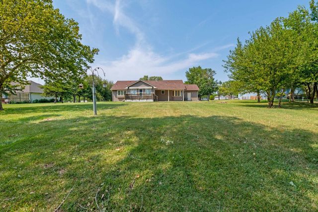 2005 E Pine Bay St, Wichita, KS 67216