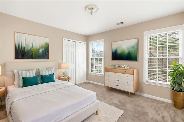 310 Stoneleigh Drive, Atlanta, GA 30331