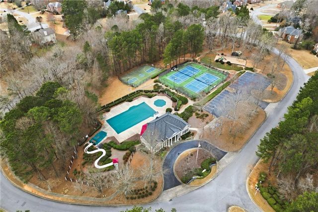 310 Stoneleigh Drive, Atlanta, GA 30331