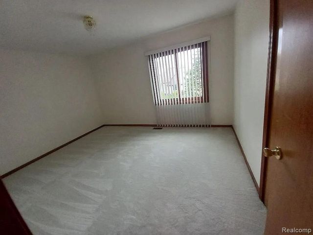 47630 Robins Nest Drive, Utica, MI 48315