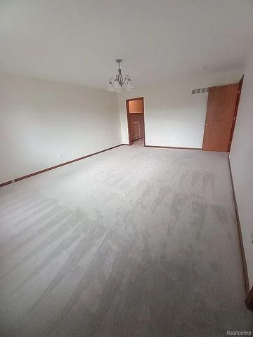 47630 Robins Nest Drive, Utica, MI 48315