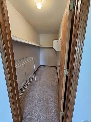 47630 Robins Nest Drive, Utica, MI 48315