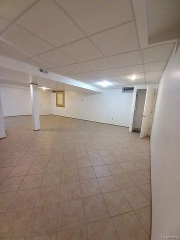 47630 Robins Nest Drive, Utica, MI 48315