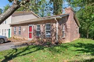 1523 20th Avenue NE, Hickory, NC 28601