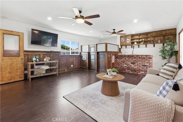 3327 N Studebaker, Long Beach, CA 90808
