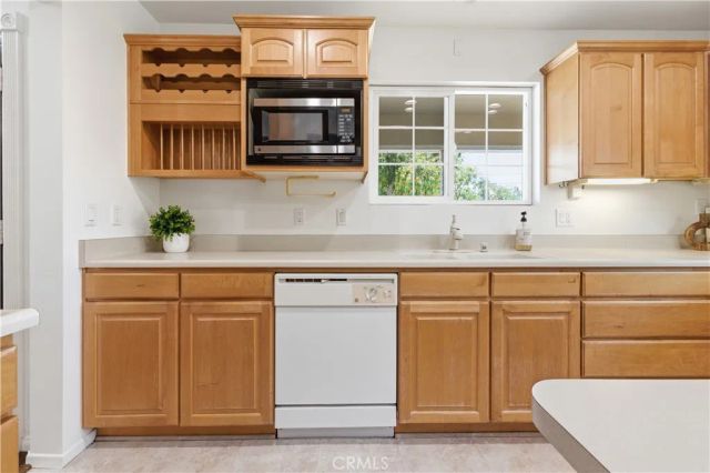 3327 N Studebaker, Long Beach, CA 90808