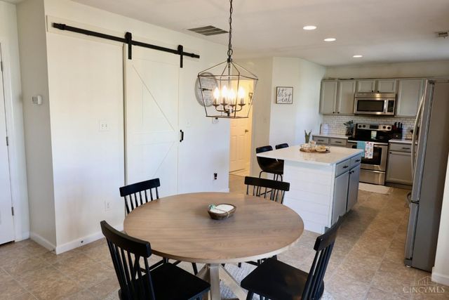 404 Sudbury Drive, Trenton, OH 45067