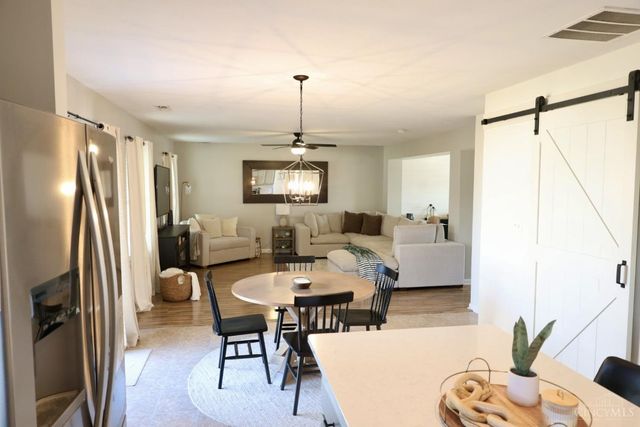 404 Sudbury Drive, Trenton, OH 45067