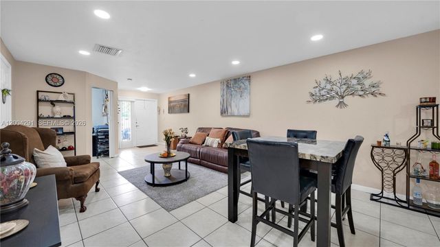 120 E 5th St 2, Hialeah, FL 33010