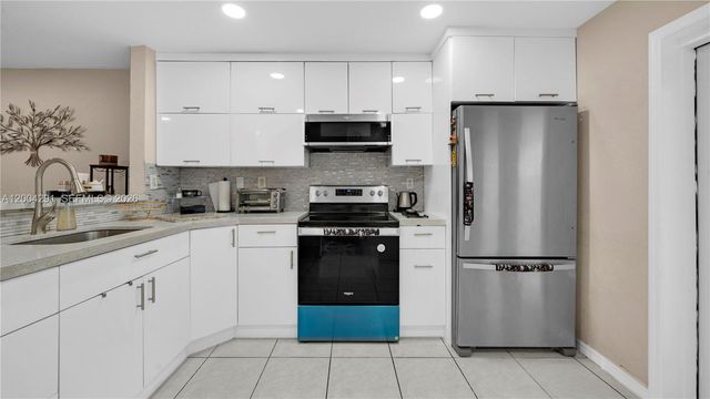 120 E 5th St 2, Hialeah, FL 33010