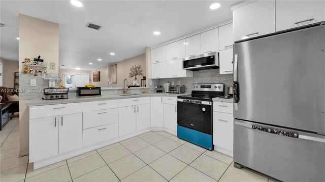 120 E 5th St 2, Hialeah, FL 33010