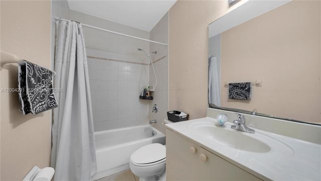 120 E 5th St 2, Hialeah, FL 33010