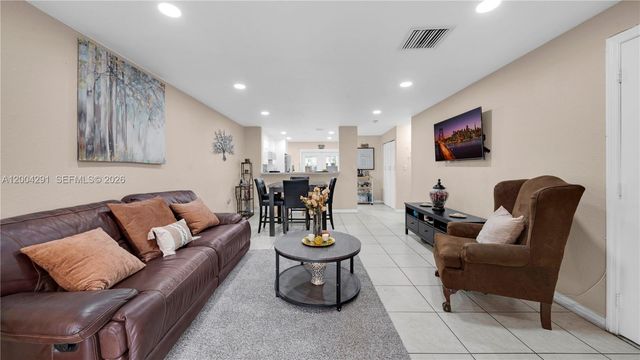 120 E 5th St 2, Hialeah, FL 33010