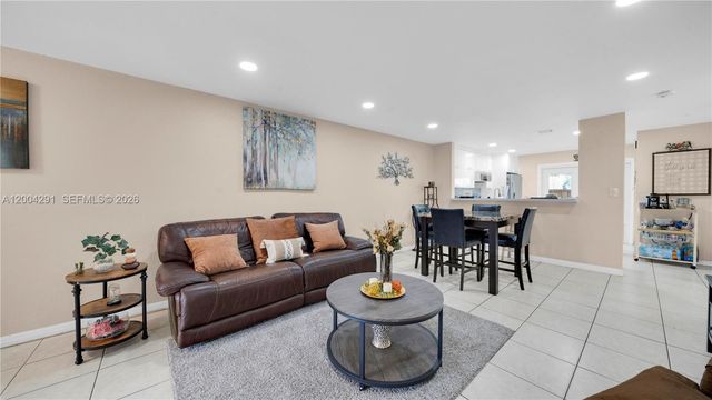 120 E 5th St 2, Hialeah, FL 33010