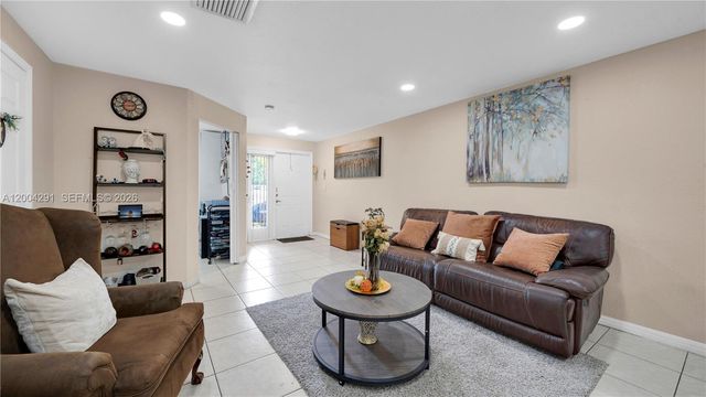 120 E 5th St 2, Hialeah, FL 33010