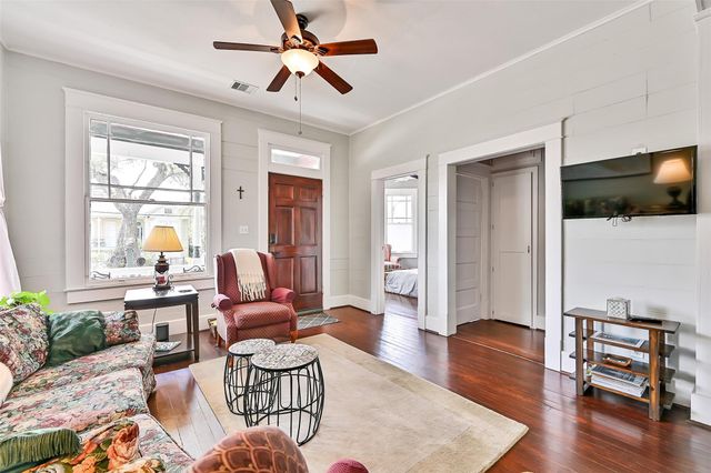 1518 21st Avenue, Galveston, TX 77550