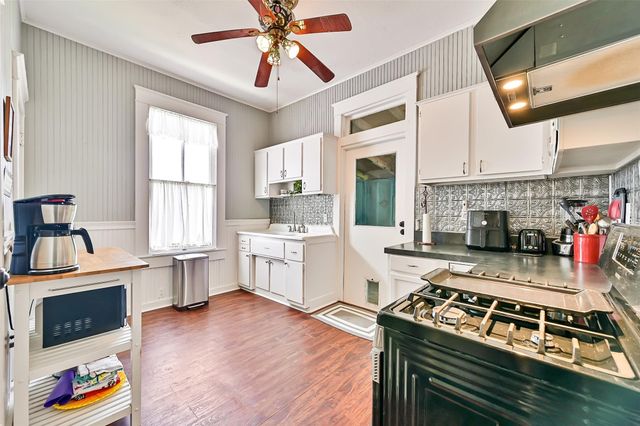 1518 21st Avenue, Galveston, TX 77550