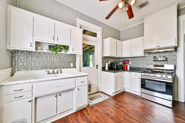 1518 21st Avenue, Galveston, TX 77550