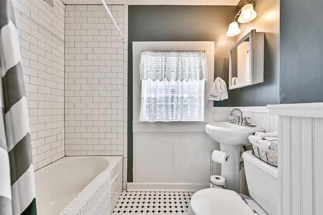 1518 21st Avenue, Galveston, TX 77550