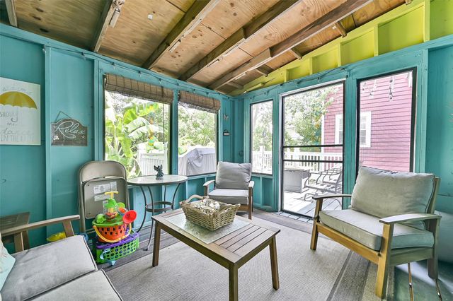 1518 21st Avenue, Galveston, TX 77550