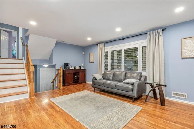 2104 Shady Ln, Scotch Plains Twp., NJ 07076
