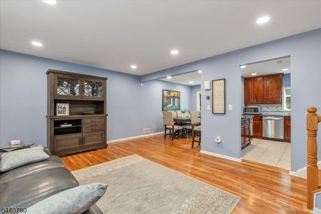 2104 Shady Ln, Scotch Plains Twp., NJ 07076